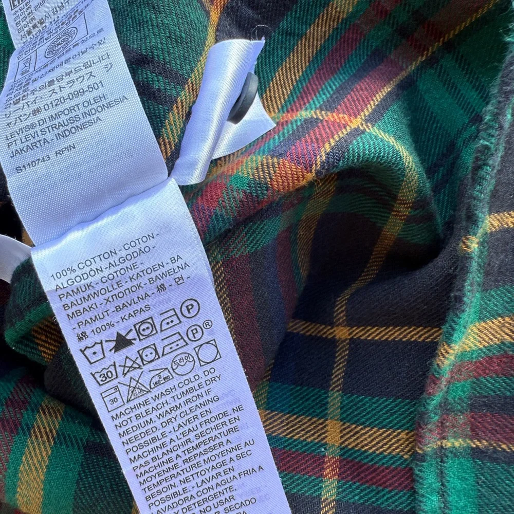 Levi’s Green Plaid Flannel Shirt Tartan Button Front Relaxed Fit S